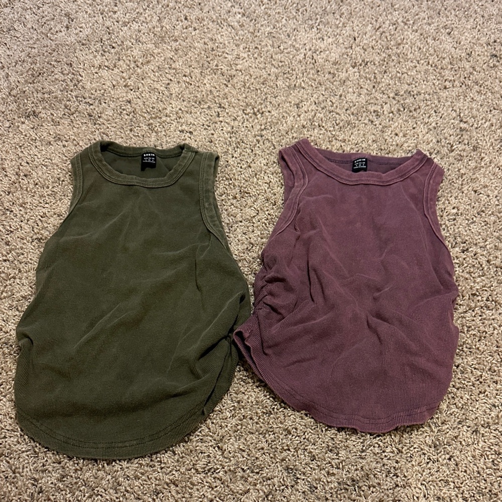 Set of 2 Ribbed Tank Tops in Olive Green and Dusty Plum